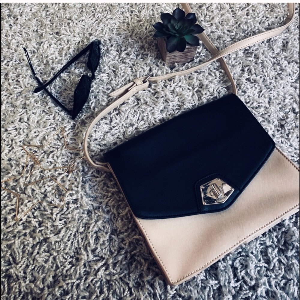 Reposhed purse